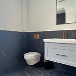 Apartment Black Horse